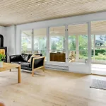 Stunning In With Kitchen Feriehus