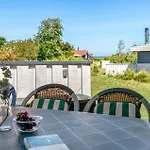Stunning In With Kitchen