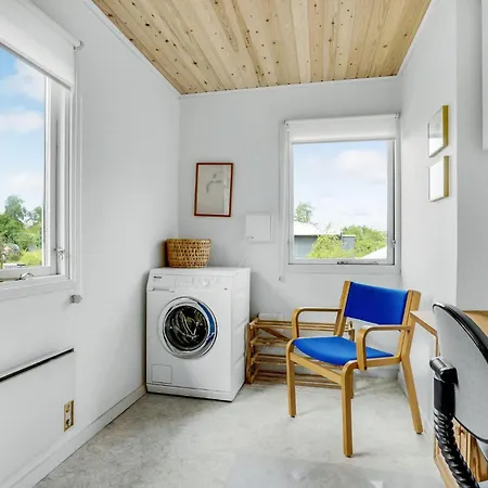 Stunning In With Kitchen Holiday home *